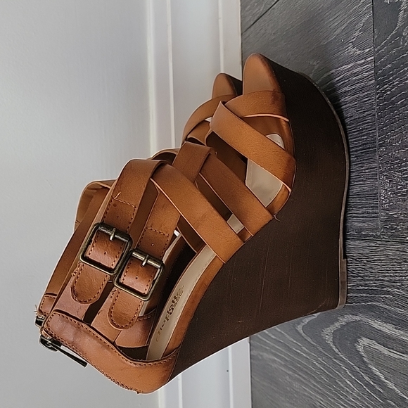 Heels - Picture 3 of 8